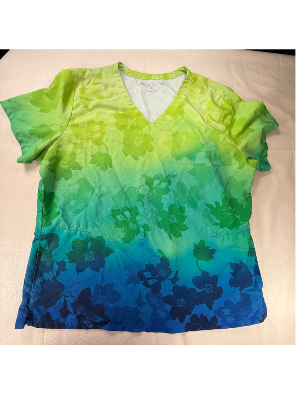 Easy Stretch 2X Scrub Top Floral Ombre Green Blue V Neck Medical Nurse Plus Size
